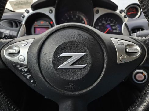 Used 2016 Nissan 370Z Touring RWD image 25