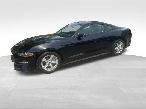 Used 2020 Ford Mustang Coupe RWD image 4