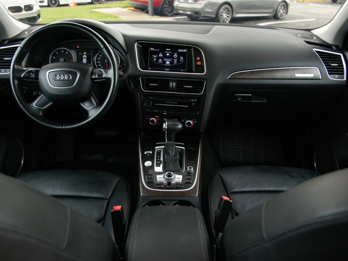 Used 2016 Audi Q5 2.0T Premium Plus w/ Technology Package AWD/4WD image 25