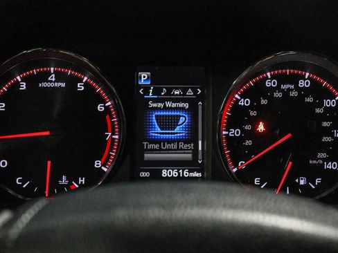 Certified 2018 Toyota RAV4 SE FWD image 27