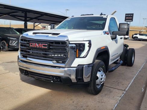 New 2026 GMC Sierra 3500 Pro w/ Convenience Package AWD/4WD image 7