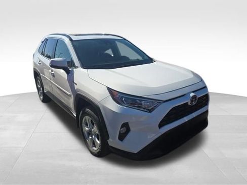 Used 2021 Toyota RAV4 XLE w/ Convenience Package AWD/4WD image 8
