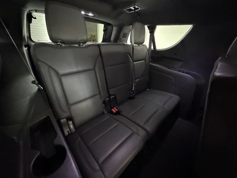 Used 2025 Chevrolet Suburban Z71 image 20
