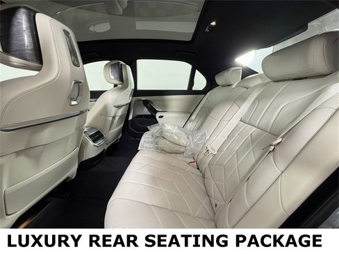 New 2025 BMW 760i xDrive w/ Executive Package image 17