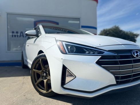 Used 2020 Hyundai Elantra SE w/ Cargo Package (C1) FWD image 7