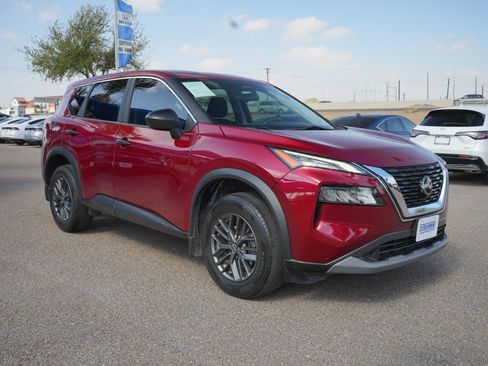 Used 2023 Nissan Rogue S image 3