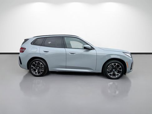 Used 2025 BMW X3 xDrive30i AWD/4WD image 2
