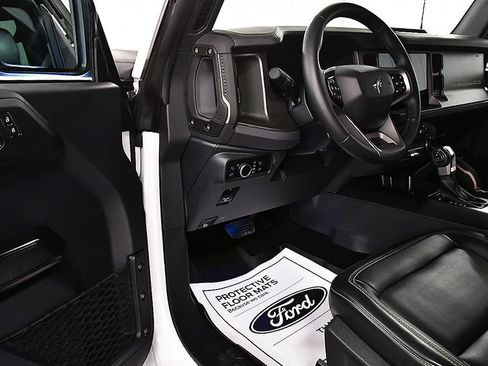 Used 2025 Ford Bronco Badlands AWD/4WD image 17
