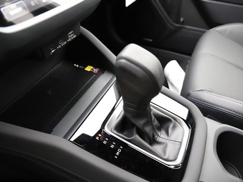 New 2025 Subaru Forester Limited image 31