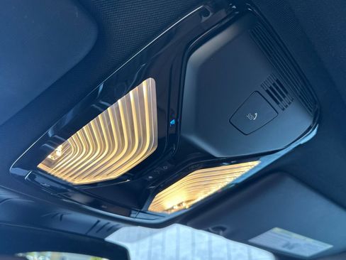 Used 2023 BMW i4 eDrive35 image 22