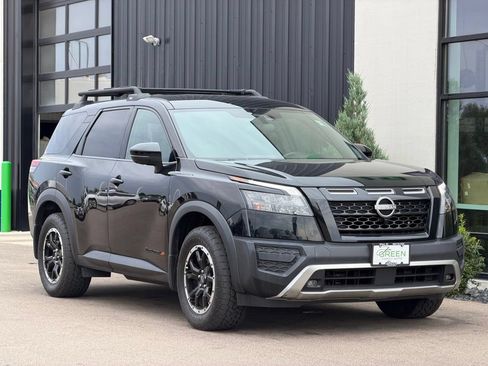 Used 2023 Nissan Pathfinder Rock Creek AWD/4WD image 4