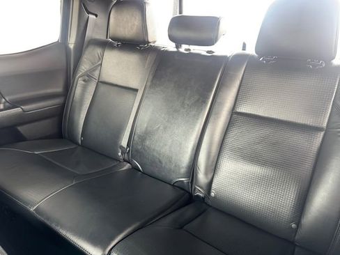 Used 2021 Toyota Tacoma TRD Off-Road w/ TRD Premium Off Road Package image 16