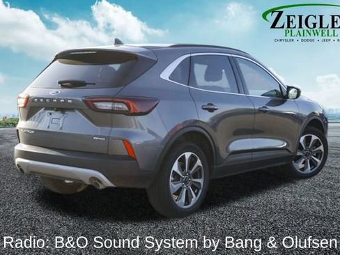 Used 2025 Ford Escape Platinum image 3