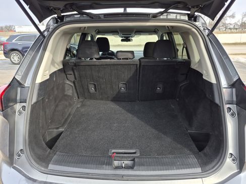 Used 2024 Nissan Rogue S image 11