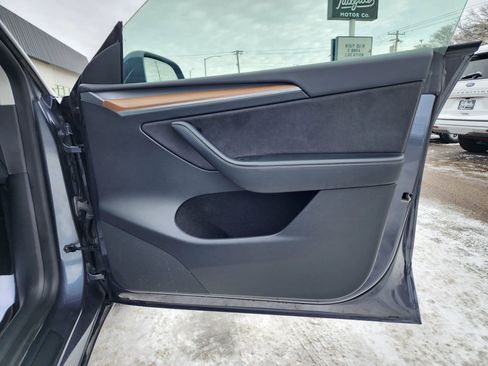 Used 2023 Tesla Model Y Long Range image 8