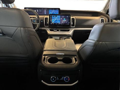 Certified 2025 Ford Expedition Active AWD/4WD image 31