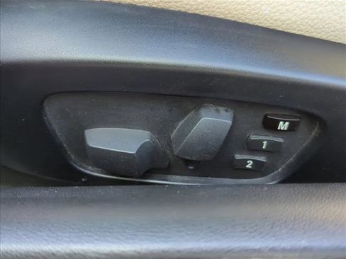 Used 2012 BMW 335i Convertible image 11