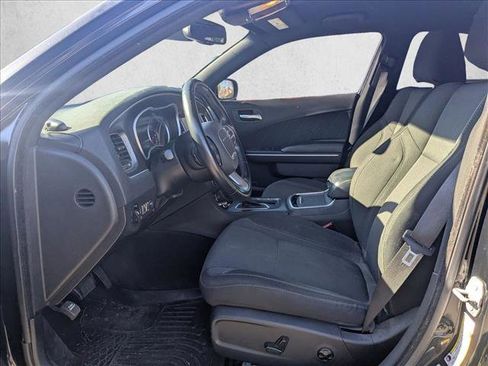 Used 2016 Dodge Charger SXT image 15