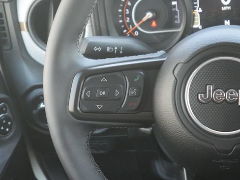 Used 2025 Jeep Wrangler Sport AWD/4WD image 15