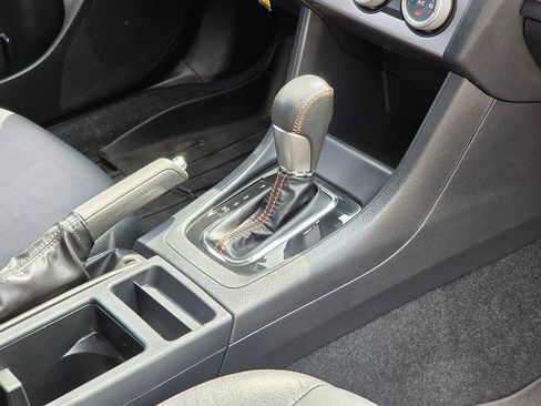 Used 2017 Subaru Crosstrek 2.0i Limited image 17