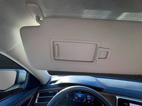 Used 2025 Volkswagen Atlas SE image 17