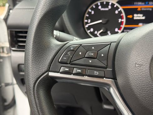 Used 2024 Nissan Sentra SV image 16