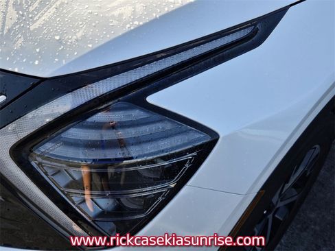 Used 2024 Kia Sportage EX w/ EX Premium Package image 12