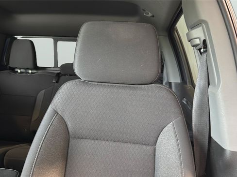 Used 2022 Chevrolet Silverado 1500 LT w/ Safety Package AWD/4WD image 27