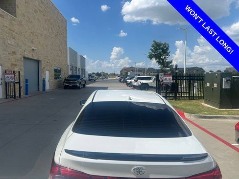 Used 2019 Toyota Avalon Touring w/ Advanced Safety Package FWD image 2