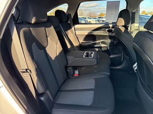 Used 2023 Kia Sorento LX image 45