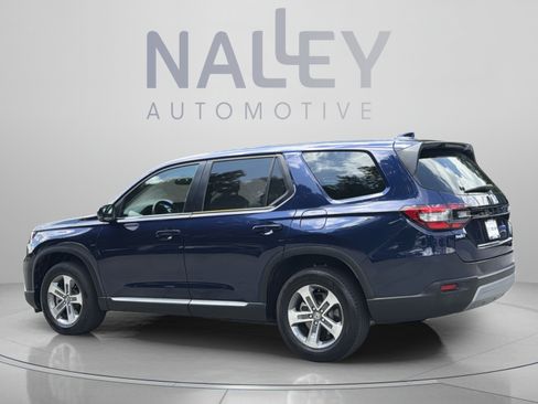 Used 2025 Honda Pilot EX-L image 3