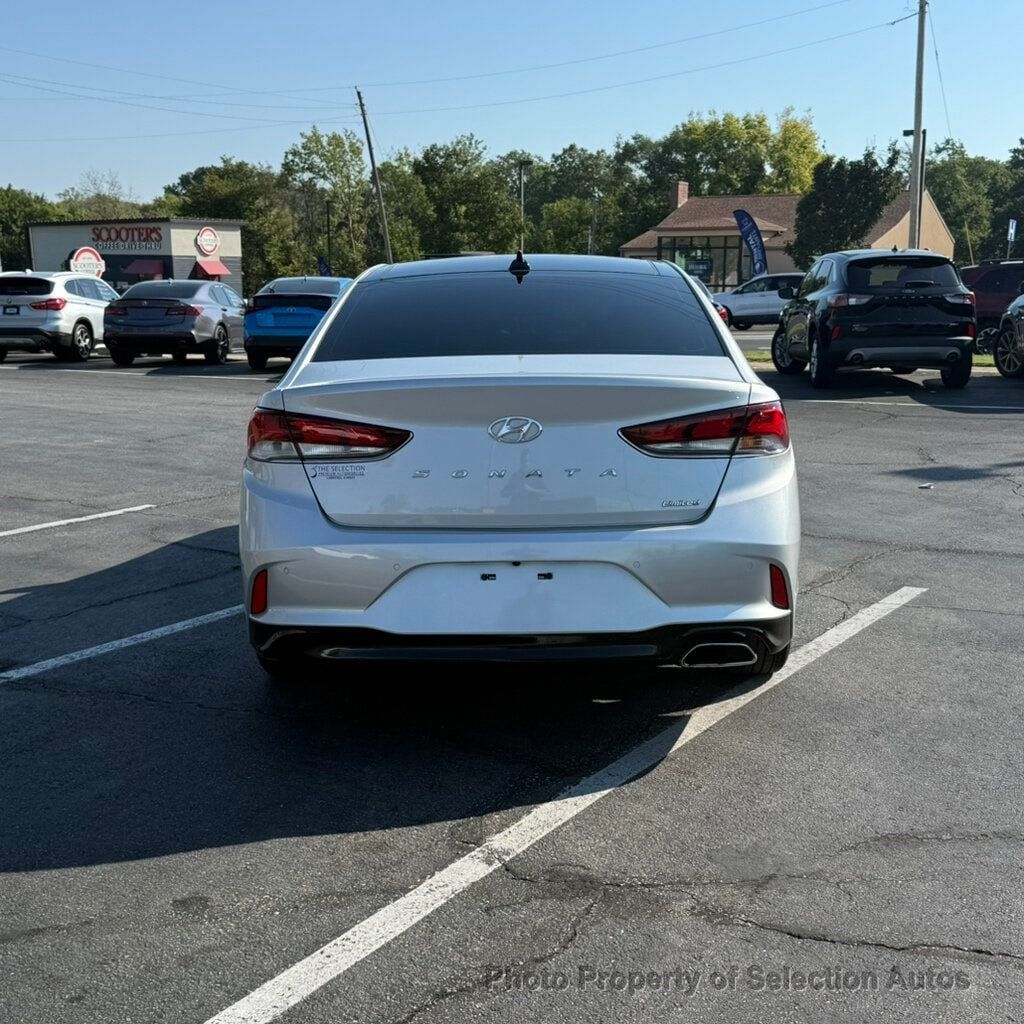 Used 2019 Hyundai Sonata Limited w/ Ultimate Package 04 FWD image 11