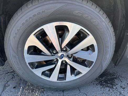 Used 2020 Subaru Outback Premium w/ Popular Package #1 AWD/4WD image 9