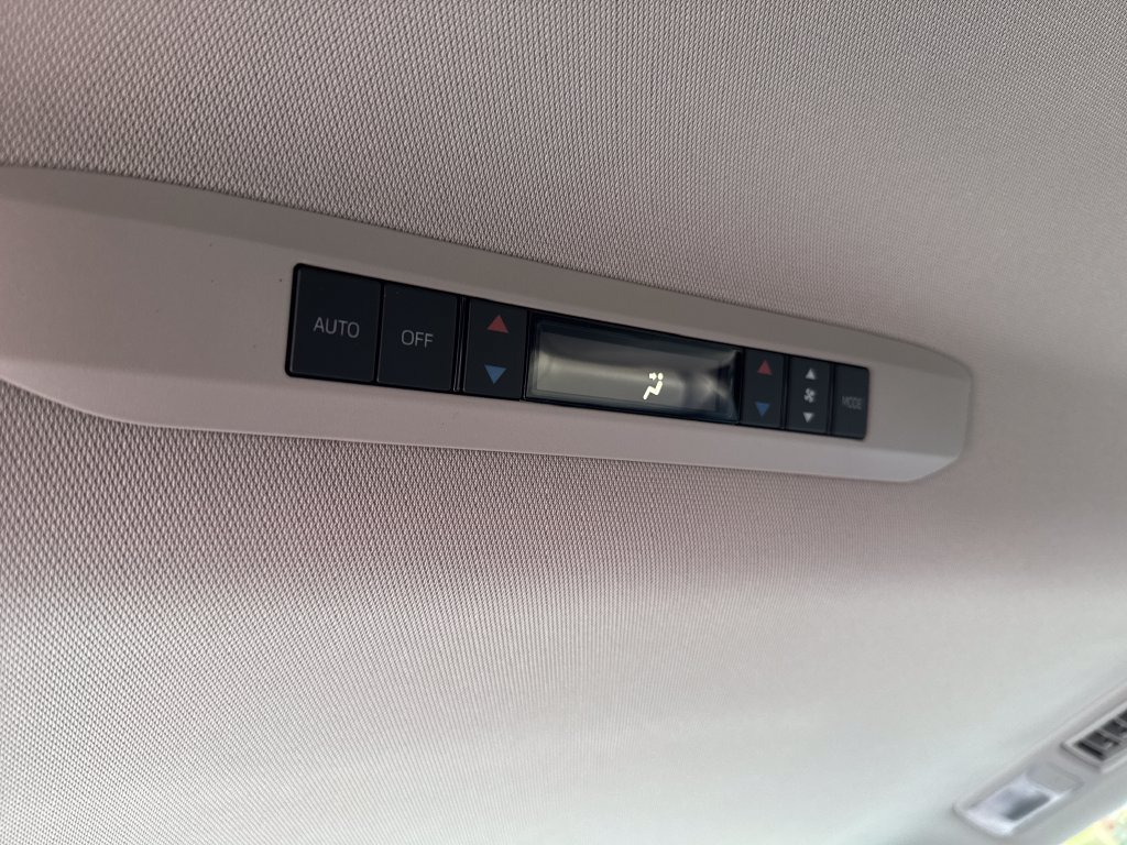 Used 2026 Toyota Sienna XLE AWD/4WD image 35