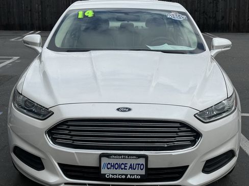 Used 2014 Ford Fusion SE FWD image 2