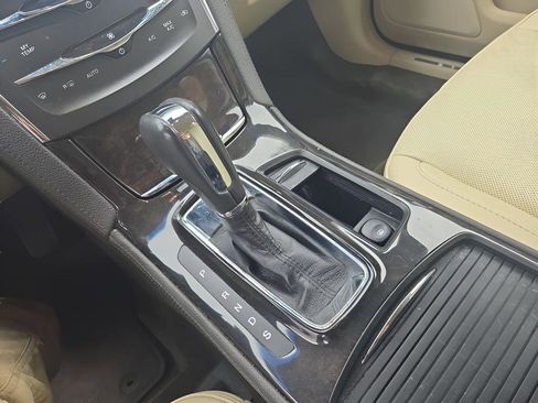 Used 2014 Lincoln MKS AWD w/ Equipment Group 101A image 29