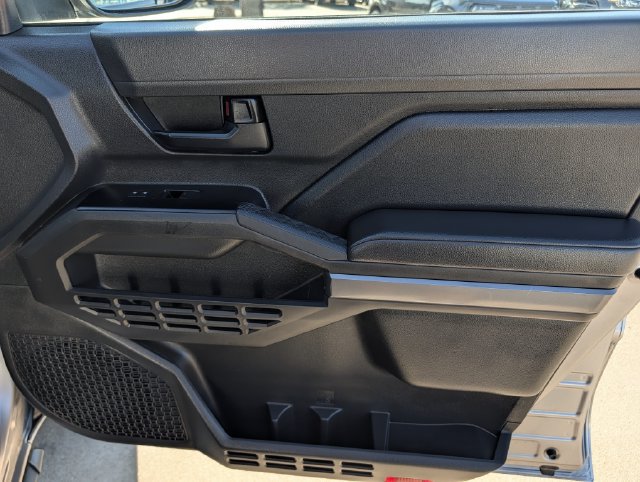 Used 2025 Toyota Tacoma SR5 AWD/4WD image 34