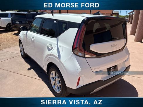 Used 2025 Kia Soul LX FWD image 6