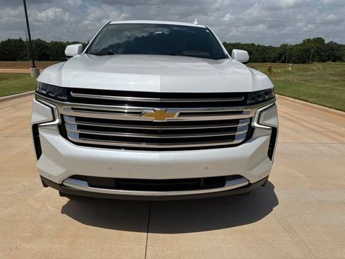 Used 2021 Chevrolet Suburban High Country AWD/4WD image 2