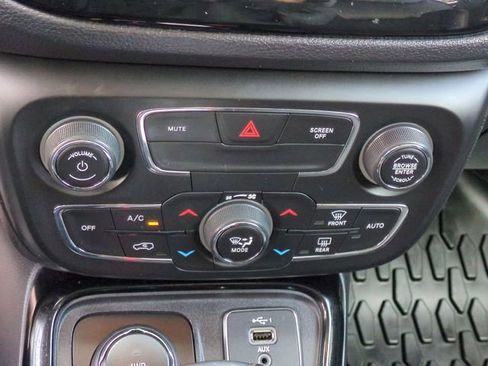 Certified 2021 Jeep Compass Latitude w/ Sun and Sound Group image 20