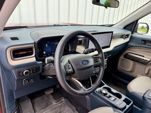 Used 2025 Ford Maverick Lariat w/ 4K Tow Package AWD/4WD image 10
