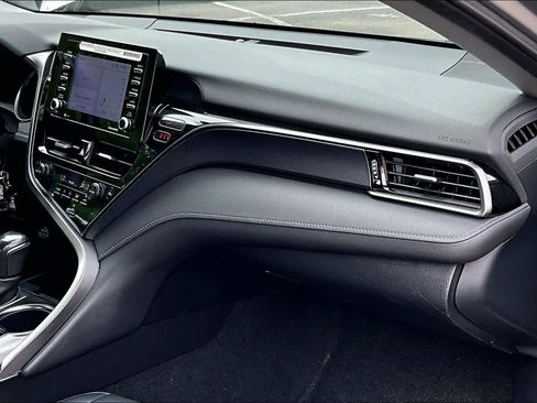 Used 2024 Toyota Camry SE FWD image 17