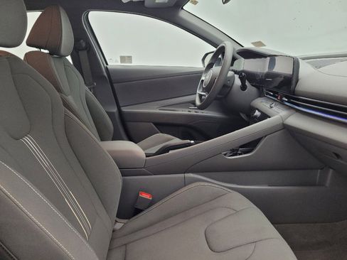 Used 2024 Hyundai Elantra SEL FWD image 21