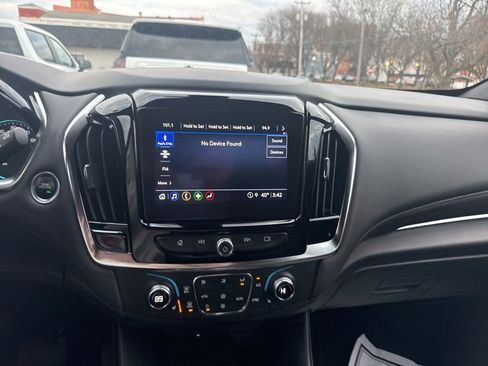 Used 2023 Chevrolet Traverse LT image 22
