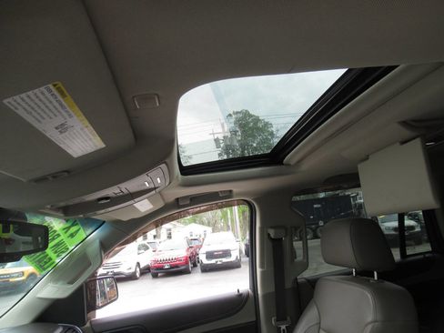 Used 2018 Chevrolet Tahoe Premier AWD/4WD image 41