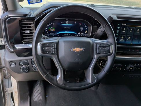 Used 2024 Chevrolet Silverado 2500 LT image 16
