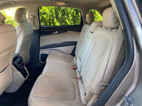 Used 2019 Lincoln Nautilus Reserve FWD image 38
