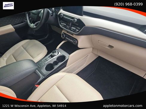 Used 2020 Ford Escape SEL image 27