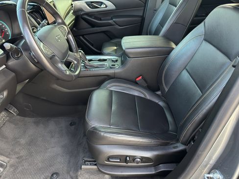 Used 2020 Chevrolet Traverse RS image 11