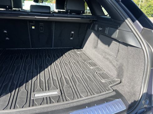 Used 2024 Land Rover Range Rover Velar Dynamic HSE image 36